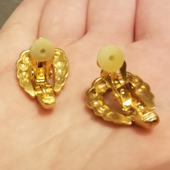 Vtg goldtone clip on hoop earrings - Picture 3 of 3